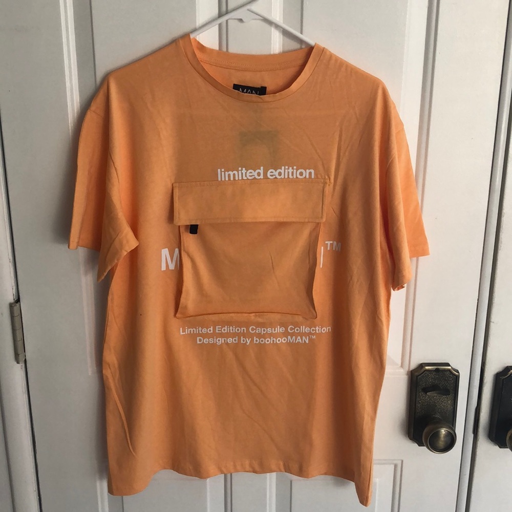 Boohoo Man Limited Edition Large pocket T-shirt